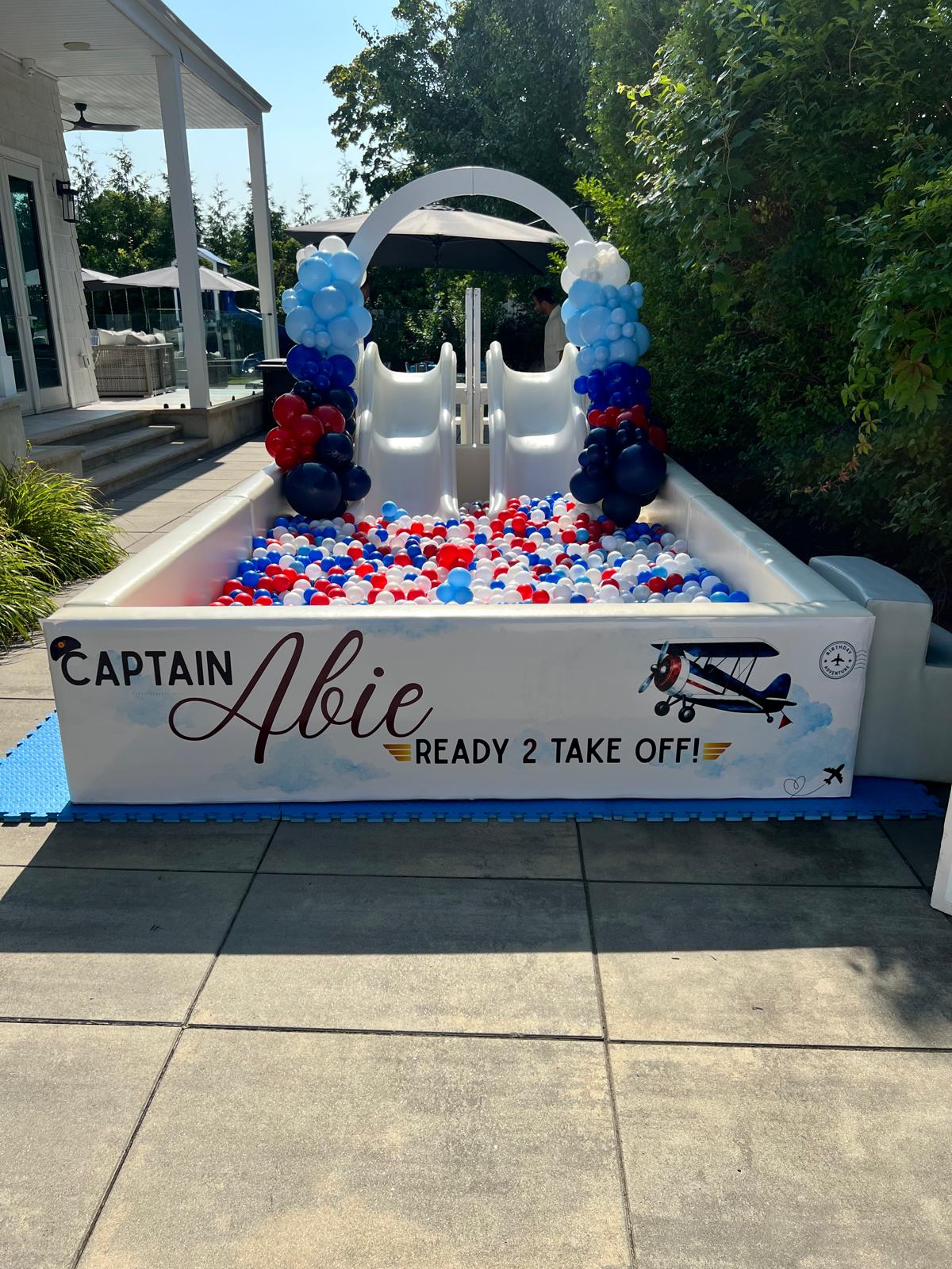 Luxe (8ft x 12ft) Ball Pit rental